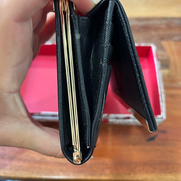 NAFNAF | Black wallet with box - Picture 10 of 10